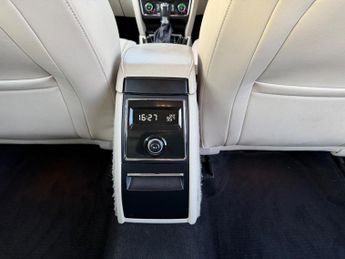Skoda Superb 2.0 TDI Elegance DSG 4WD Euro 5 (s/s) 5dr