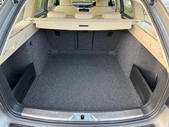 Skoda Superb 2.0 TDI Elegance DSG 4WD Euro 5 (s/s) 5dr