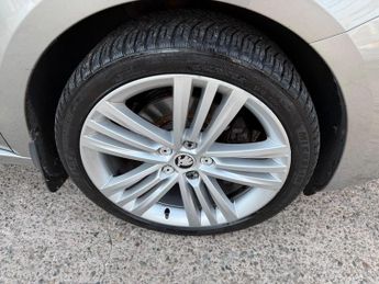 Skoda Superb 2.0 TDI Elegance DSG 4WD Euro 5 (s/s) 5dr
