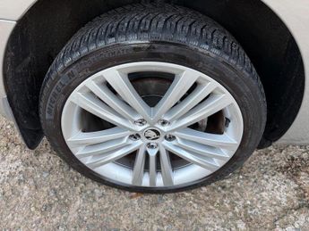 Skoda Superb 2.0 TDI Elegance DSG 4WD Euro 5 (s/s) 5dr