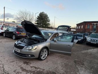 Skoda Superb 2.0 TDI Elegance DSG 4WD Euro 5 (s/s) 5dr