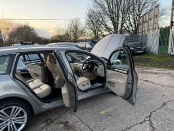 Skoda Superb 2.0 TDI Elegance DSG 4WD Euro 5 (s/s) 5dr
