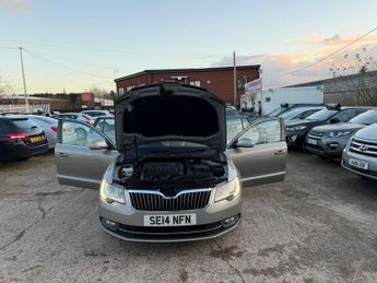 Skoda Superb 2.0 TDI Elegance DSG 4WD Euro 5 (s/s) 5dr