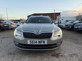 Skoda Superb 2.0 TDI Elegance DSG 4WD Euro 5 (s/s) 5dr