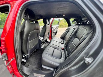 Jaguar F-PACE 2.0 D180 R-Sport Auto AWD Euro 6 (s/s) 5dr