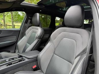 Volvo XC60 2.0h T6 Recharge 11.6kWh R-Design Auto AWD Euro 6 (s/s) 5dr