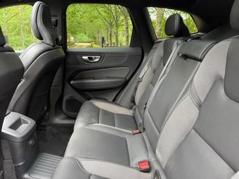 Volvo XC60 2.0h T6 Recharge 11.6kWh R-Design Auto AWD Euro 6 (s/s) 5dr