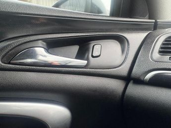 Vauxhall Insignia 2.0 CDTi SRi Nav Auto Euro 5 5dr