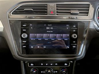 Volkswagen Tiguan 2.0 TDI SE Navigation Euro 6 (s/s) 5dr