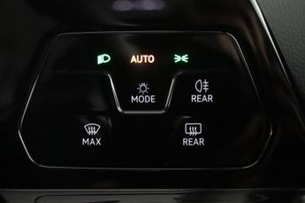 Volkswagen Golf 1.5 eTSI MHEV Life DSG Euro 6 (s/s) 5dr