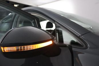 Volkswagen Golf 1.5 eTSI MHEV Life DSG Euro 6 (s/s) 5dr