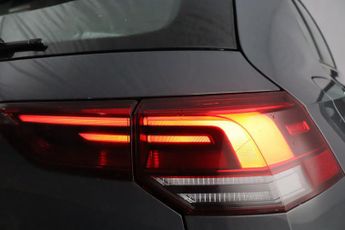 Volkswagen Golf 1.5 eTSI MHEV Life DSG Euro 6 (s/s) 5dr