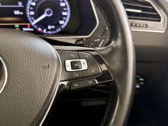 Volkswagen Tiguan 2.0 TDI BlueMotion Tech SEL DSG 4Motion Euro 6 (s/s) 5dr