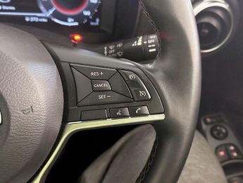 Nissan Juke 1.0 DIG-T N-Connecta Euro 6 (s/s) 5dr