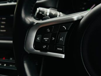 Jaguar XF 3.0d V6 S Auto Euro 6 (s/s) 4dr