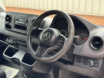 Mercedes-Benz Sprinter 2.1 314 CDI Chassis Cab 2dr Diesel G-Tronic+ RWD L2 Euro 6 (143 