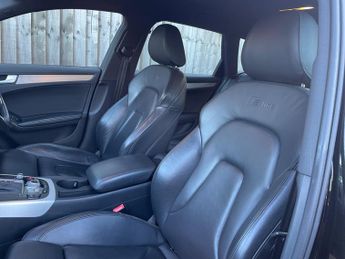 Audi A4 Avant 2.0 TDI S line Multitronic Euro 5 (s/s) 5dr