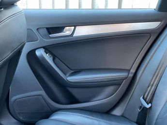 Audi A4 Avant 2.0 TDI S line Multitronic Euro 5 (s/s) 5dr