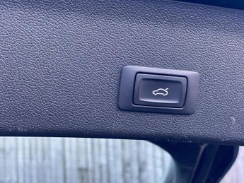 Audi A4 Avant 2.0 TDI S line Multitronic Euro 5 (s/s) 5dr