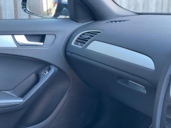 Audi A4 Avant 2.0 TDI S line Multitronic Euro 5 (s/s) 5dr