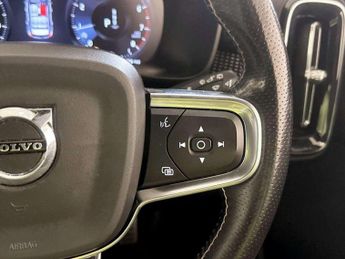 Volvo XC40 1.5 T3 R-Design Auto Euro 6 (s/s) 5dr