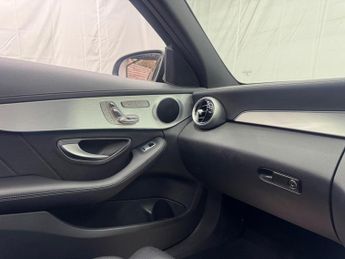 Mercedes-Benz C Class 1.6 C200d AMG Line (Premium) Saloon 4dr Diesel G-Tronic+ Euro 6 