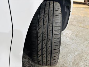 Citroen DS4 1.6 e-HDi Airdream DStyle EGS6 Euro 5 (s/s) 5dr