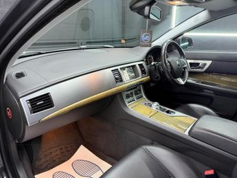 Jaguar XF 2.2d Premium Luxury Auto Euro 5 (s/s) 4dr