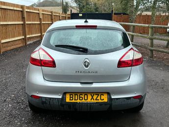 Renault Megane 1.6 16V Dynamique TomTom Euro 5 5dr