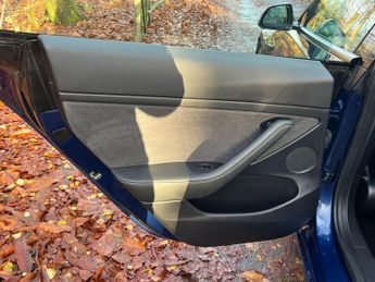 Tesla Model 3 (Dual Motor) Long Range Auto 4WDE 4dr