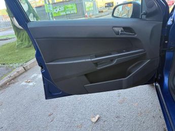Vauxhall Astra 1.8i 16v Life 5dr