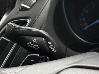 Ford Focus 1.0T EcoBoost ST-Line Auto Euro 6 (s/s) 5dr