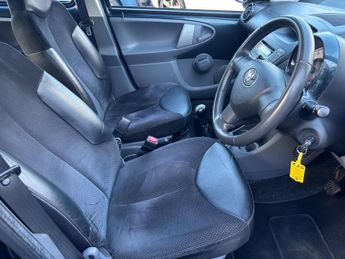 Toyota AYGO 1.0 VVT-i Ice Euro 5 5dr