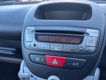 Toyota AYGO 1.0 VVT-i Ice Euro 5 5dr