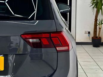 Volkswagen Tiguan 1.5 TSI R-Line DSG Euro 6 (s/s) 5dr