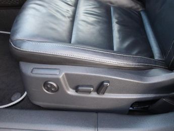 Skoda Superb 2.0 TDI Elegance Estate 5dr Diesel DSG Euro 5 (s/s) (170 ps)