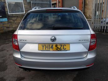 Skoda Superb 2.0 TDI Elegance Estate 5dr Diesel DSG Euro 5 (s/s) (170 ps)