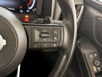 Nissan Qashqai 1.3 DIG-T MHEV N-Connecta XTRON Euro 6 (s/s) 5dr