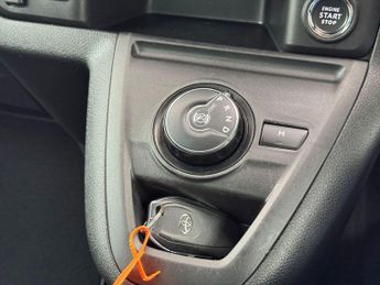 Toyota PROACE Verso 2.0D Family Medium MPV Auto MWB Euro 6 (s/s) 5dr (8 Seat)