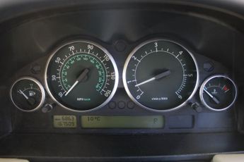 Land Rover Range Rover 3.0 Td6 Vogue Station Wagon Auto 4WD 5dr