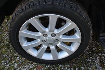 Land Rover Range Rover 3.0 Td6 Vogue Station Wagon Auto 4WD 5dr