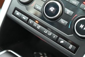 LAND ROVER DISCOVERY SPORT 2.0 TD4 SE Tech SUV 5dr Diesel Auto 4WD Euro 6 (s/s) (180 ps) +F