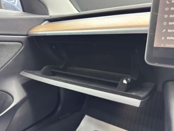 Tesla Model 3 (Dual Motor) Long Range Auto 4WDE 4dr