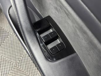 Tesla Model 3 (Dual Motor) Long Range Auto 4WDE 4dr