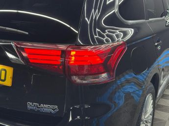 Mitsubishi Outlander 2.4h TwinMotor 13.8kWh 4h CVT 4WD Euro 6 (s/s) 5dr
