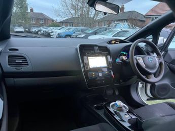 Nissan Leaf 24kWh Acenta Auto 5dr