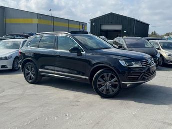 Volkswagen Touareg 3.0 TDI V6 BlueMotion Tech R-Line Tiptronic 4WD Euro 6 (s/s) 5dr