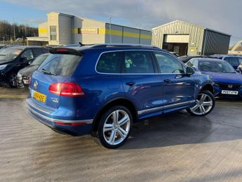 Volkswagen Touareg 3.0 TDI V6 BlueMotion Tech R-Line Tiptronic 4WD Euro 6 (s/s) 5dr