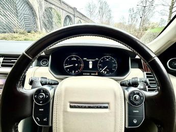Land Rover Range Rover 4.4 SD V8 Autobiography Auto 4WD Euro 6 (s/s) 5dr