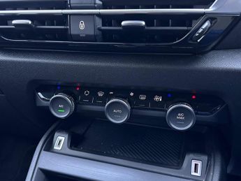 Citroen e-C4 50kWh Sense Auto 5dr (7.4kW Charger)